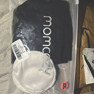 Momcozy Hands Free Nursing Bra NWOT, Size XXL, Black Bra includes Nursing Pads.